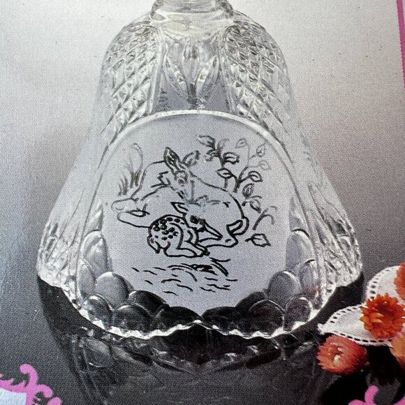 CRYSTAL DINNER BELL THOMCO COLLECTION ETCHED DEER FAMILY 24% LEAD CRISTAL - Picture 3 of 7